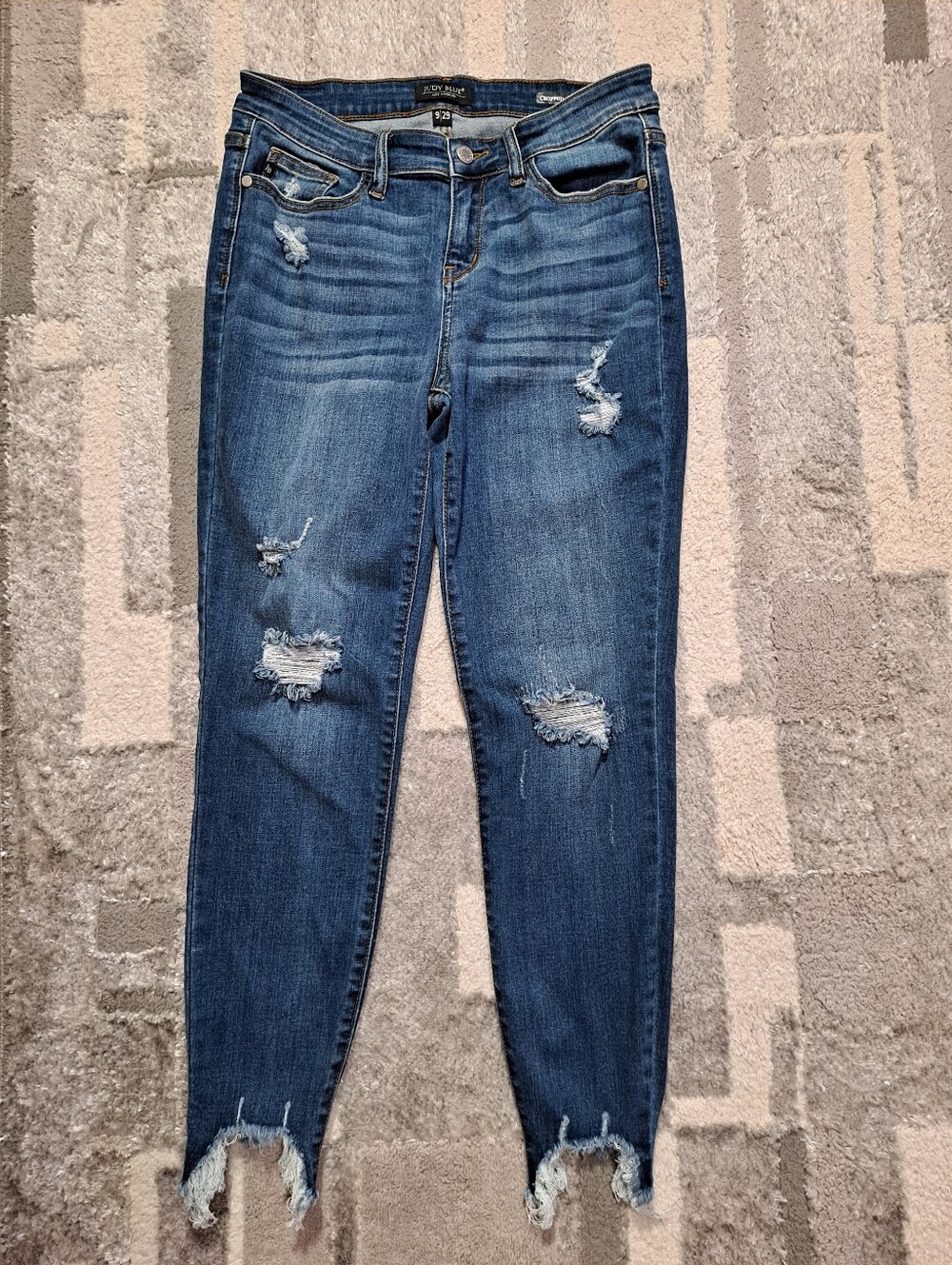 Judy Blue Size 9/29 Distressed Women's Blue Skinny Jeans - Ankle Fray